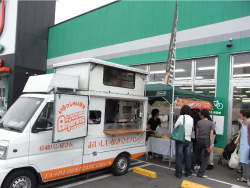 ユニバース白銀店にて