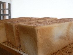 アンジェリーナ自慢の食パン