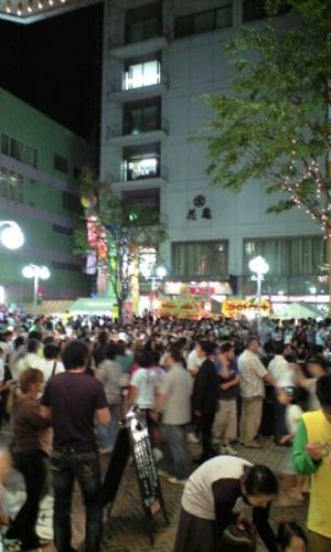 人、人、人…